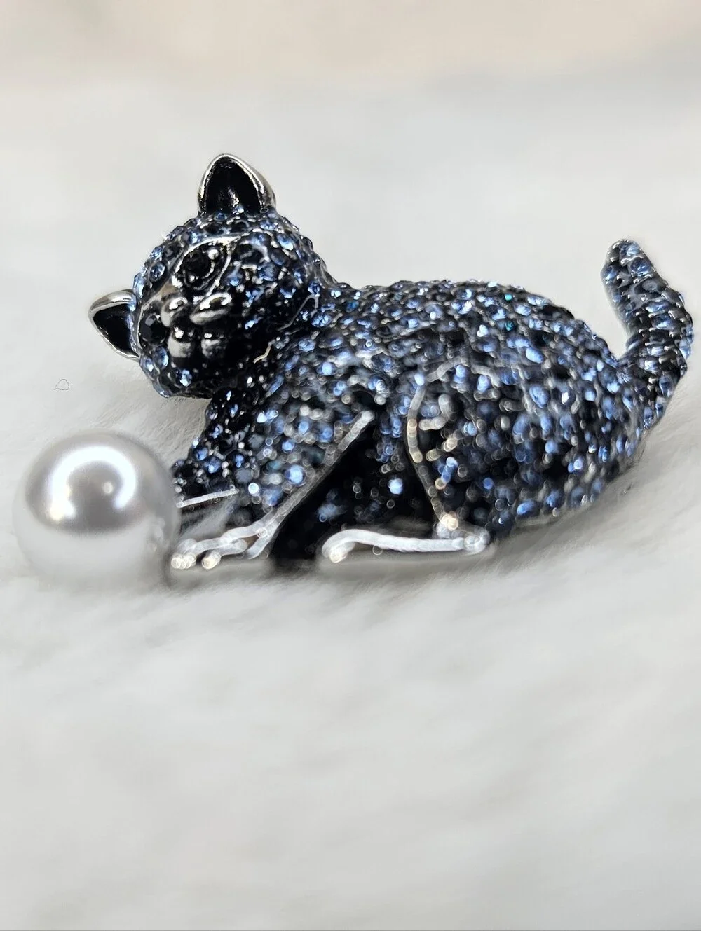 Blue Crystal Cat Brooch Pin with Pearl Accent